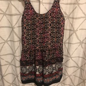 Xhilaration: XS patterned romper with zipper in the back and pockets